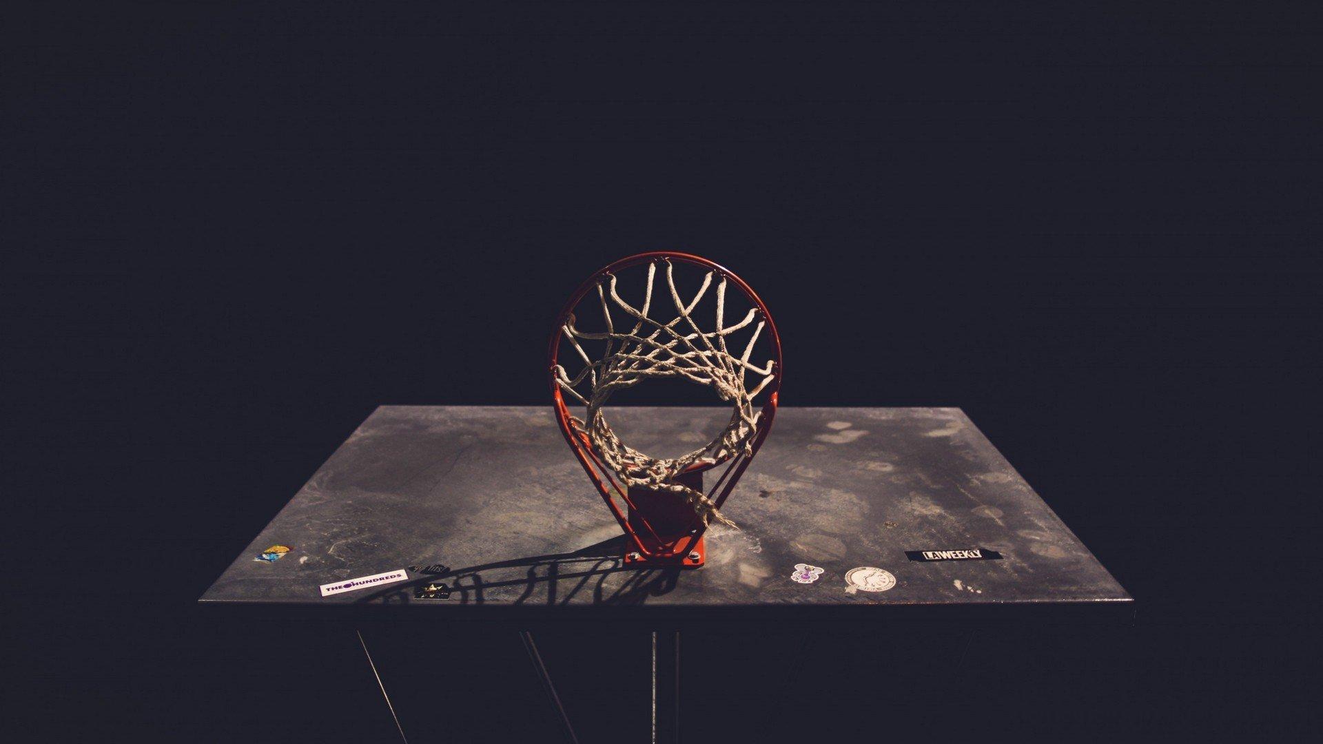 路威坦言对阵骑士最大挑战是詹姆斯 称其为当世最佳球员